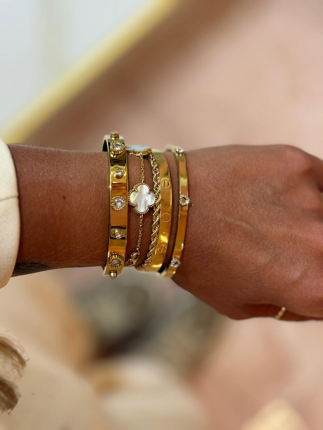 Bracciale Rigido Con Cuori Small ♥